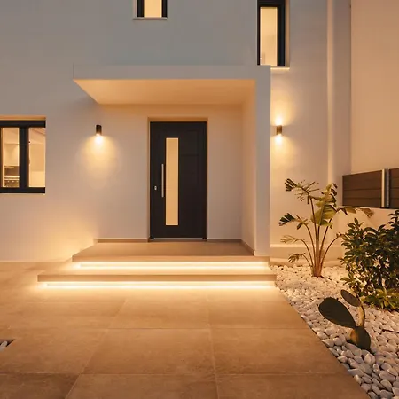 C And G * Agia Anna (Naxos)