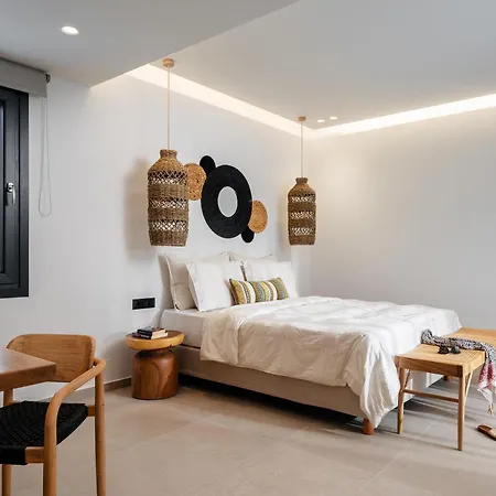 C And G * Agia Anna (Naxos)