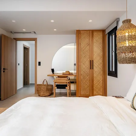 C And G * Agia Anna (Naxos)