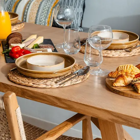 C And G Vila Agia Anna (Naxos)